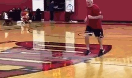 极速赛车开奖结果-72岁波波惨遭折返跑 美国男篮轻松备战尼日利亚